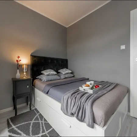 Apartment Sandomierska P&o Warsaw